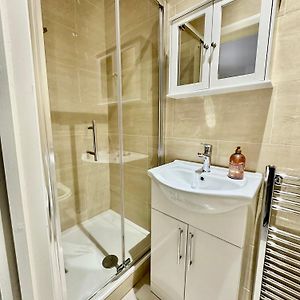 Twin Room Shower